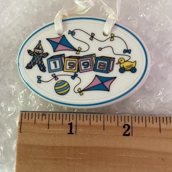 Longaberger 1998 Baby Tie On In Box - Picture 4 of 7